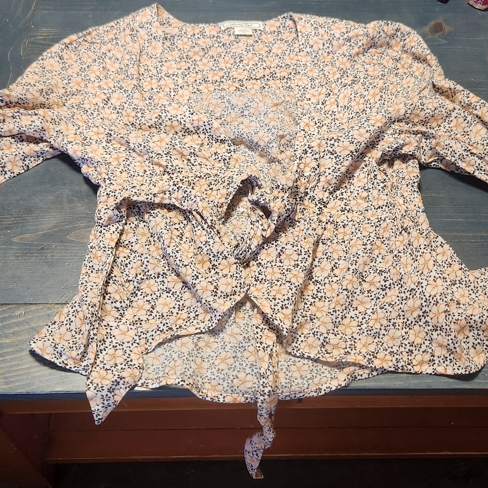 American Eagle top